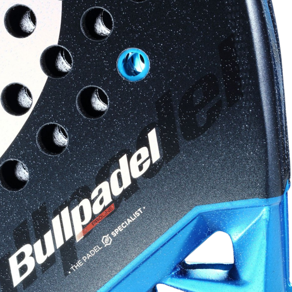 Bullpadel Vertex 05 CMF carbon surface detail padel racket