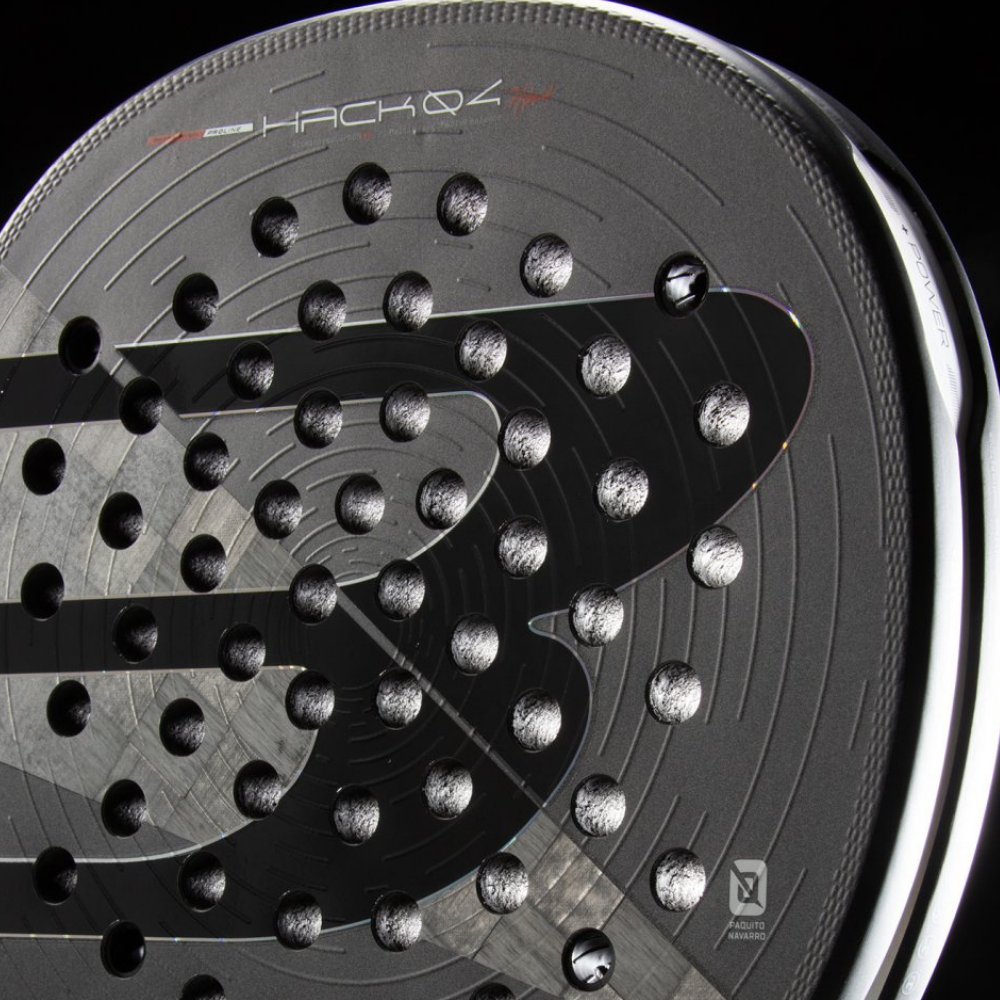 Bullpadel Hack 04 HYB 26 carbon surface detail advanced padel racket
